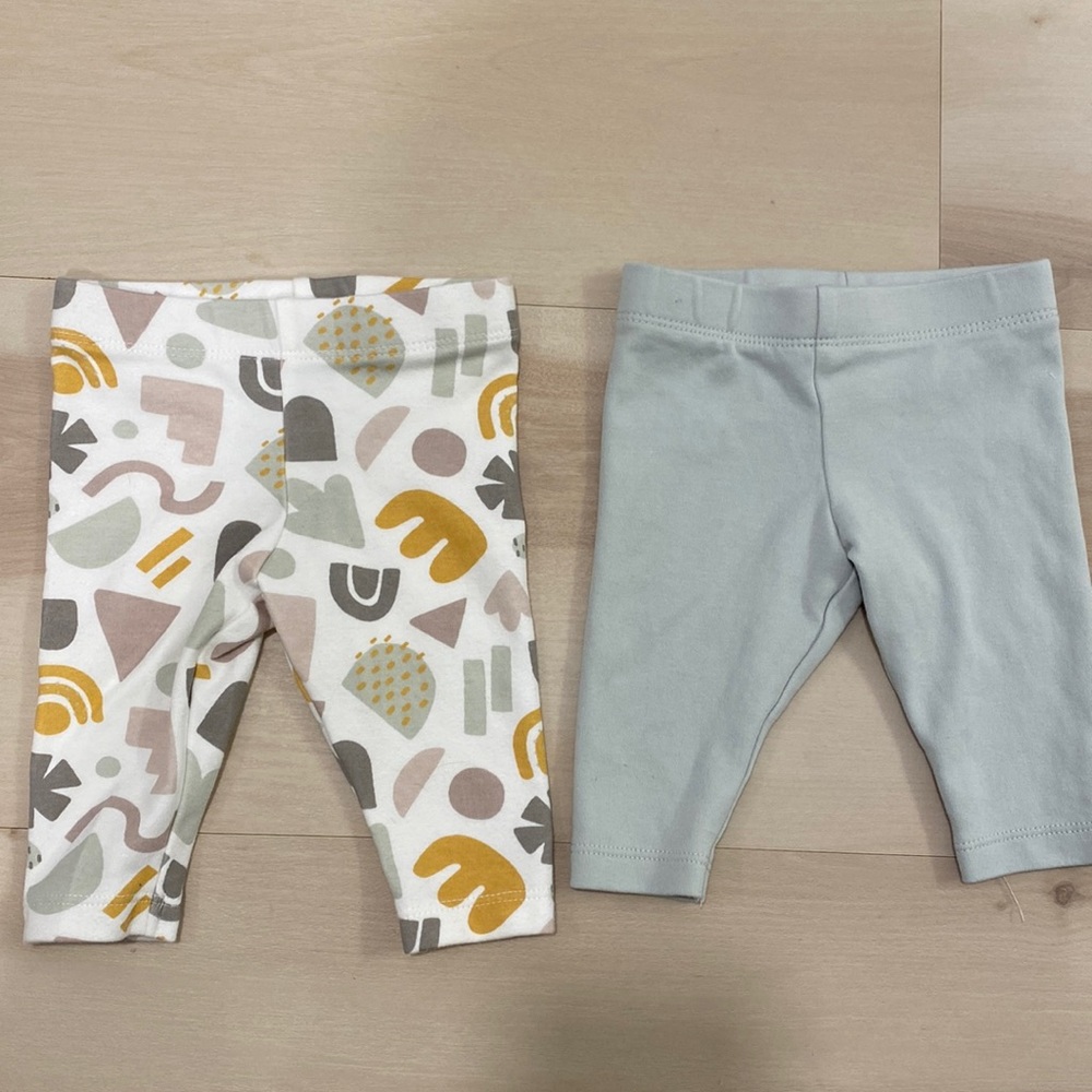 Nordstrom brand Baby Girl Pants Set of Two 0-3 months size